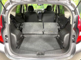 普段のお買い物や通勤、送迎等に十分な荷室スペースを確保しております。セカンドシートを倒すと、大きな荷物の積載も可能です♪