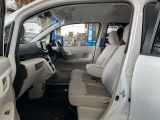 助手席も運転席同様に広く過ごしやすくなってます!