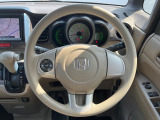 ステアリングも使用感が少なく、きれいな状態となっております♪