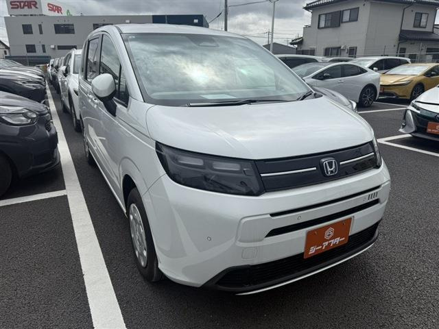 フリード1.5 e:HEV エアー 4WD禁煙車 両側電動スライドドア