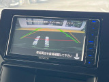 【バックカメラ】駐車時に後方がリアルタイム映像で確認できます。大型商業施設や立体駐車場での駐車時や、夜間のバック時に大活躍!運転スキルに関わらず、今や必須となった装備のひとつです!