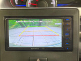 【バックカメラ】駐車時に後方がリアルタイム映像で確認できます。大型商業施設や立体駐車場での駐車時や、夜間のバック時に大活躍!