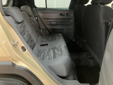 助手席下にも収納スペースがございます★