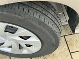 タイヤ残り溝もバッチリ!溝が少ないとスリップしたりブレーキ時の制動距離が長くなってしまいます。交換までまだまだ余裕があるのは経済的にも助かります。
