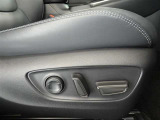 パワーシート搭載。微妙な調整が手軽にでき、ピッタリのポジションで運転することが可能です。