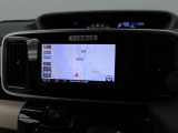 7インチナビ。遠出のドライブや初めての道で運転をサポート。やっぱりナビがあると安心ですね。