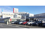 航空自衛隊入間基地近く、国道16号線沿いの新車・中古車併売店です! 最寄り駅は西武池袋線の稲荷山公園駅から徒歩15分位です。 お電話頂ければお迎えに上がりますのでお気軽にお立ち寄り下さいませ。
