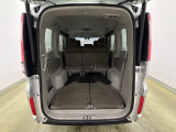 サードシートを収納するとご覧のとおり!大容量の荷室が完成です!