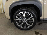純正18インチアルミホイール装備です☆