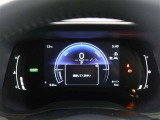 とっても見やすいメーターです。夜間時はラグジュアリーな気分にさせてくれる照明が魅力ですので、夜のドライブも楽しみになりますよ♪