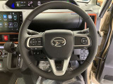 ステアリングから手を離さず、運転に集中したままオーディオ等の操作ができます。