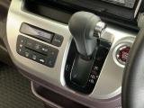発進時から滑らかに加速する無段階変速のCVTはストップ&ゴーの多い街の中も快適です