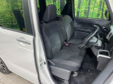 運転席シート廻りは使用感も少なく、良好な状態となっています。丁寧に使われていたことがよくわかりますね。