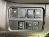 両側電動スライドドアは運転席からも開閉可能です(^^)/TVキット、ハンドルヒーター、ドライブモードなどのスイッチもこちらです(^^)/