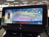 【パノラミックビューモニター】専用のカメラにより、上から見下ろしたような視点で360度クルマの周囲を確認することができます☆死角部分も確認しやすく、狭い場所での切り返しや駐車もスムーズに行えます。