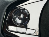オーディオリモートコントロールスイッチ、ハンズフリーテレホンスイッチを装備しています。オーディオ操作も簡単で運転に集中できます。