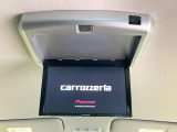 【フリップダウンモニター】大画面モニターで後席でもエンタメをお楽しみいただけます。小さなお子様にも大人気の装備です♪