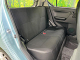 後部座席も気になるようなキズ・汚れやへたり等、大きなダメージはなく、良好な状態です。