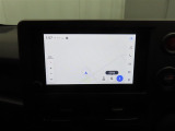 ディスプレイオーディオにナビ機能が設定されています。簡単な操作で行き先を入力することができ、音声で目的地まで案内してくれます。初めて訪れる場所も安心です。