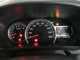 とっても見やすいメーターです。夜間時はラグジュアリーな気分にさせてくれる照明が魅力ですので、夜のドライブも楽しみになりますよ♪