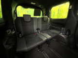 3列目シートはもちろん状態良好☆大人でもゆったりと座って頂けますので、大人数でのお出かけもラクラクです♪ご家族で、気の知れた仲間で、ドライブに行くのが楽しみですね♪