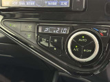 オートエアコン付きなので一度、気温を設定すれば自動的に過ごし易い温度に調整してくれますよ。 車内をいつでも快適空間にしてくれます。