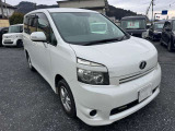 ヴォクシー 2.0 X 4WD 