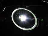 LEDオートヘッドライトを搭載しております。前方を明るく照らし夜間走行時に非常に重宝いたします。