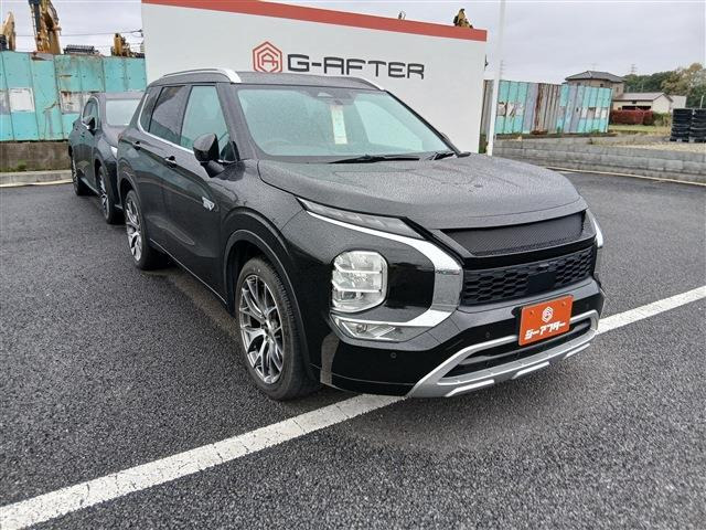 アウトランダー PHEV 2.4 P 4WD 禁煙車 パノラマサンルーフ BOSEサウンド