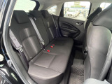 後部座席も気になるようなキズ・汚れやへたり等、大きなダメージはなく、良好な状態です。