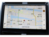 タッチパネル式の純正ナビゲーション。直感的でスマートな操作が可能です。