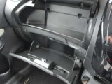 グローブボックスです。車検証などが収納できます。