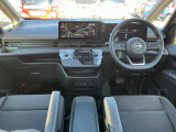 インパネ全体は写真の通りです!広々の運転席!運転席周りのボタンも操作しやすいです!写真で見切れている部分で見たい箇所があればお気軽にお問い合わせください!!