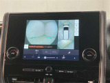 安全機能のバックモニター&全周囲モニターも装備です。