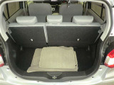 意外に広いラゲッジルームで荷物も積めます!!