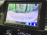 【バックカメラ】駐車時に後方がリアルタイム映像で確認できます。大型商業施設や立体駐車場での駐車時や、夜間のバック時に大活躍!運転スキルに関わらず、今や必須となった装備のひとつです!