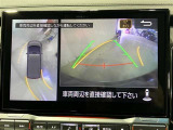 パノラミックビューモニター付きです。車両を上から見たような映像をディスプレイオーディオ画面に表示。運転席からの目視だけでは見にくい、車両周辺の状況をリアルタイムでしっかり確認できます。