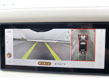 アラウンドビューカメラは、車両とその付近の情報をモニターに映し出します。また障害物センサーもあり、安全な駐車をサポートします。
