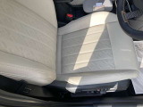 運転席もシートヒーター装備しております