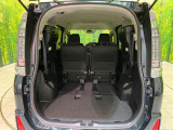 普段のお買い物や通勤、送迎等に十分な荷室スペースを確保しております。セカンドシートを倒すと、大きな荷物の積載も可能です♪