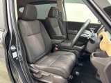 前席の画像です。是非運転席に座っていただき視界等をご確認ください。