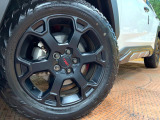 【純正アルミホイール】外観にマッチした純正アルミホイールを装着しております。各種社外アルミホイールや、スタッドレスタイヤも取扱いしております。是非ご相談ください♪