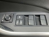 全席パワーウインドです。ドアミラーの格納調整も行えます!