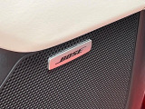 【BOSEサウンドシステム】メーカーオプションの高品位サウンドシステムを搭載。専用のチューニングが施された大小様々なスピーカーから良質なサウンドが奏でられます。