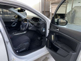 フルフラット型積載車をご用意しておりますので、車高の低いお車でもキズ付けることなくスムーズに積載可能です。