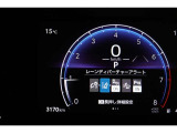 とっても見やすいメーターです。夜間時はラグジュアリーな気分にさせてくれる照明が魅力ですので、夜のドライブも楽しみになりますよ♪