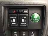【両側パワースライドドア】両側がパワースライドドアになっており、運転席のスイッチやスマートキーでも開閉が可能です!開口部も広いので乗り降りも楽々♪