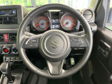 【純正革巻きステアリング】上質な革を使用することで、手にしっかり馴染みとても運転しやすいハンドルです♪