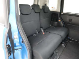 ゆとりある広々とした車内空間は、ドライブを始め買い物やレジャーなど、幅広く活躍します。一人でもみんなとでもお出かけを楽しみましょう!