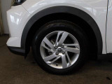 純正17インチアルミホイール装備です☆